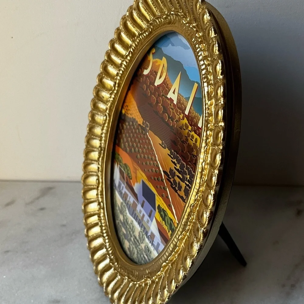 Gold Ornate Oval Picture Frame for 5”x7” photo